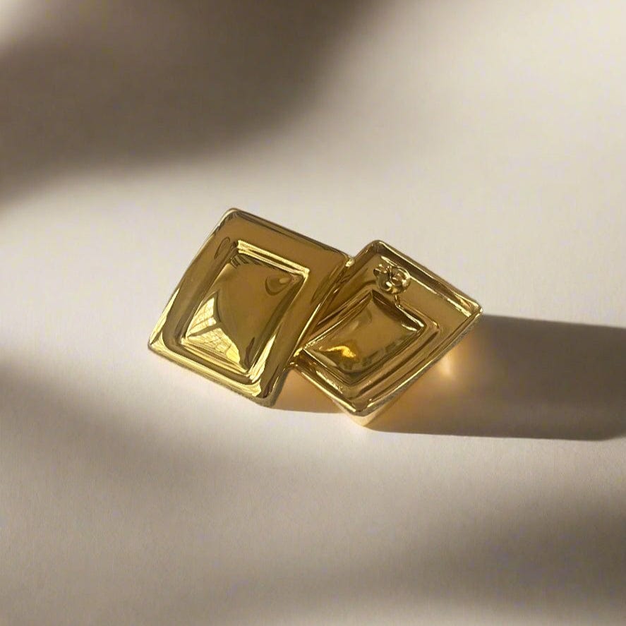 Gold geometric statement earring