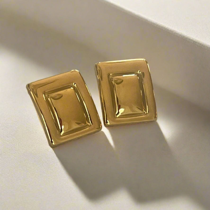 Gold geometric statement earring